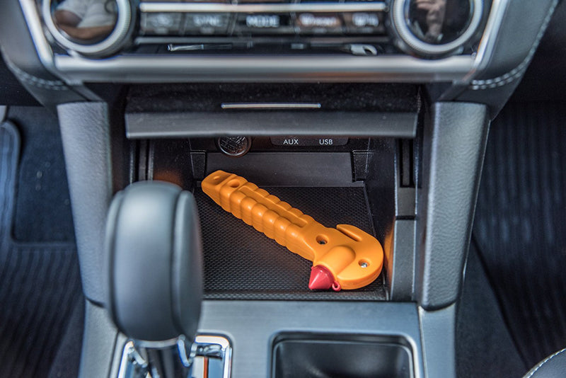 Auto Hammer and Seat Belt Cutter – 2-in-1 Emergency Tool